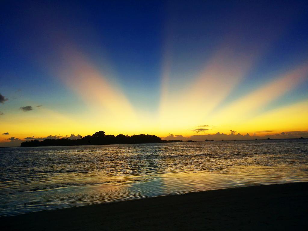 Ras Beach Inn Rasdhoo Exteriör bild