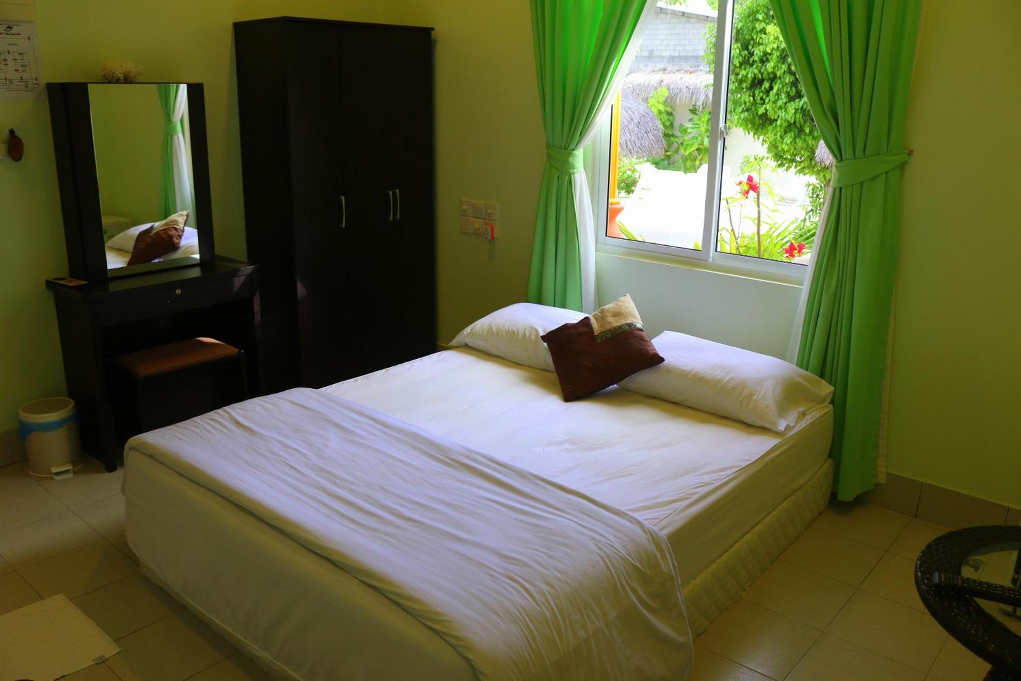 Ras Beach Inn Rasdhoo Exteriör bild